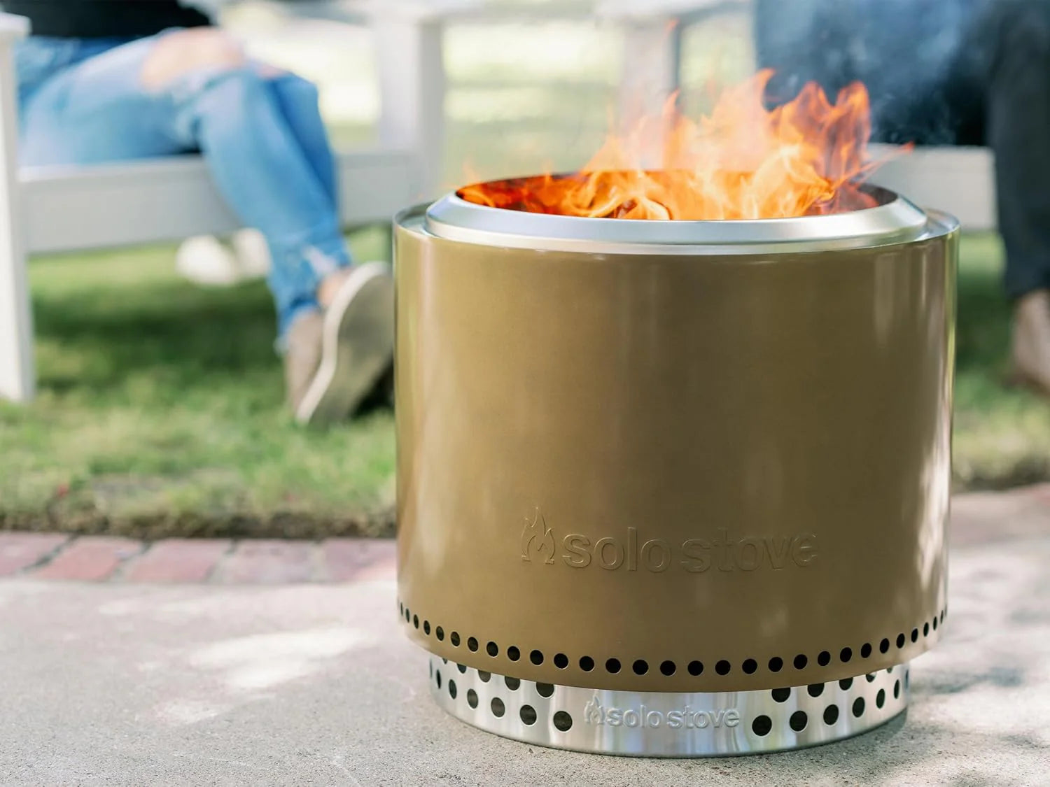 Solo Stove Bonfire 2.0 with Stand, 19.5 Inch Smokeless Fire Pit with Removable Ash Pan - Portable Outdoor Fire Pit - Stainless Steel Wood Burning Fireplace, Ideal for 4-6 People, 21.75 lbs